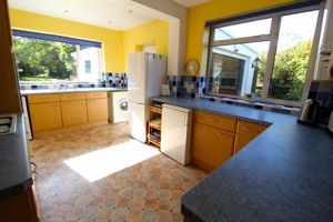 Kitchen- click for photo gallery